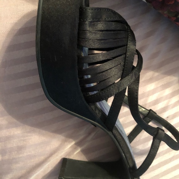 Mudd Brand Black Strappy Platforms size 9 1/2 - Picture 3 of 5